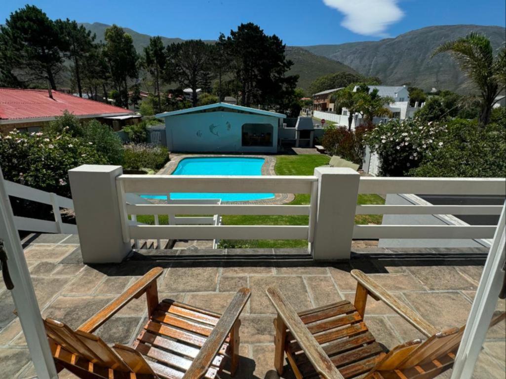 Moments Guesthouse, Kleinmond Exterior photo