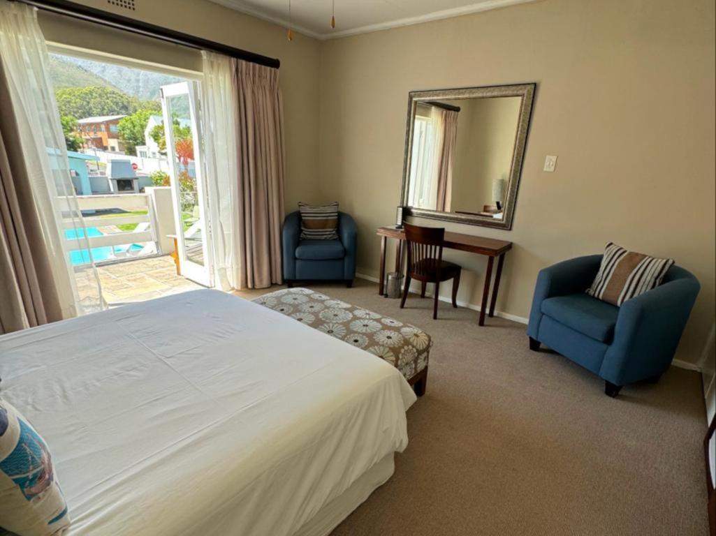 Moments Guesthouse, Kleinmond Room photo