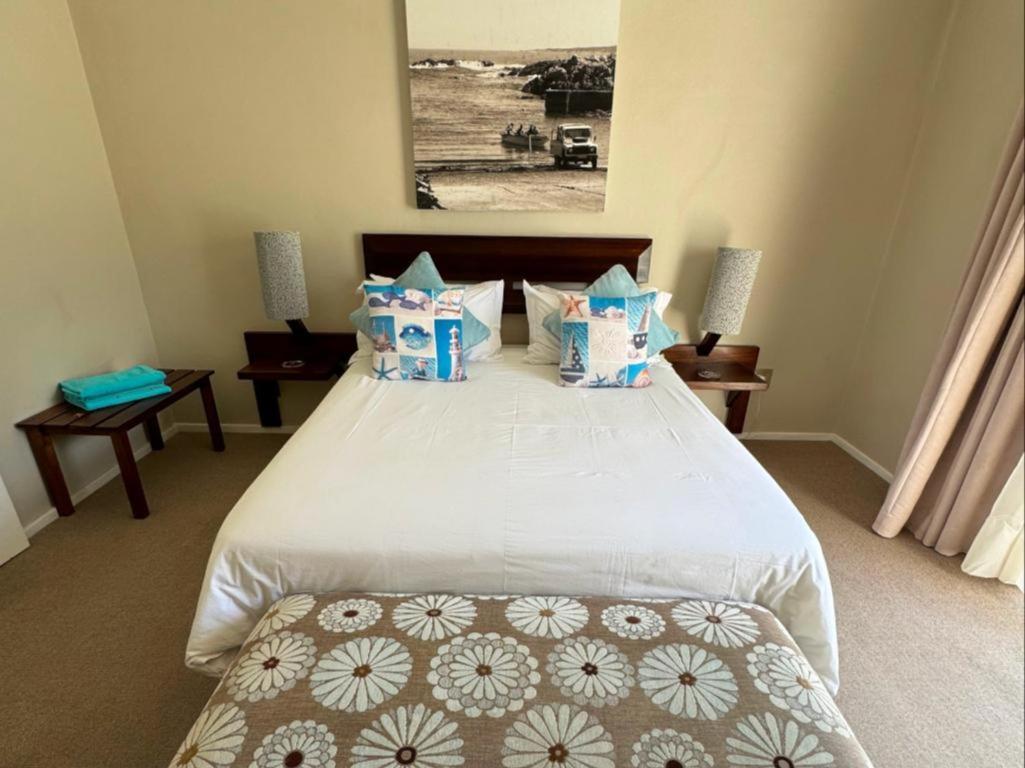 Moments Guesthouse, Kleinmond Room photo