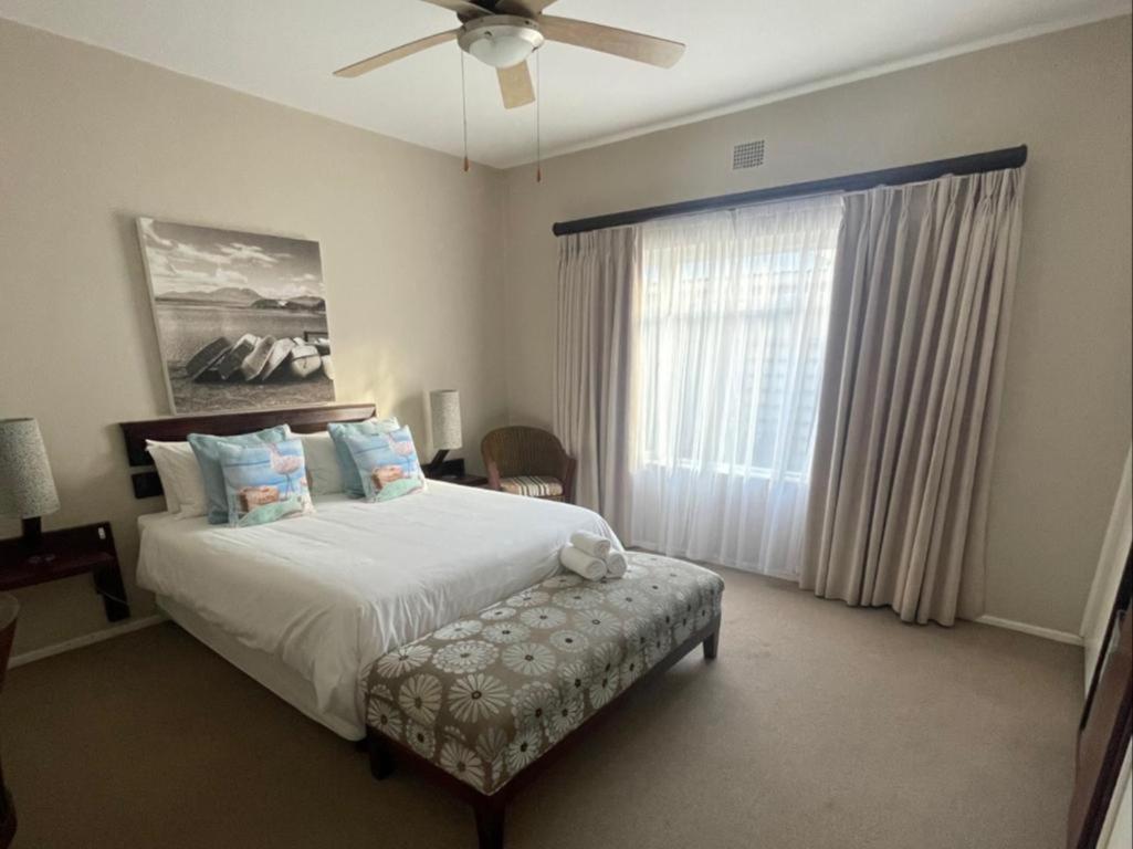 Moments Guesthouse, Kleinmond Room photo