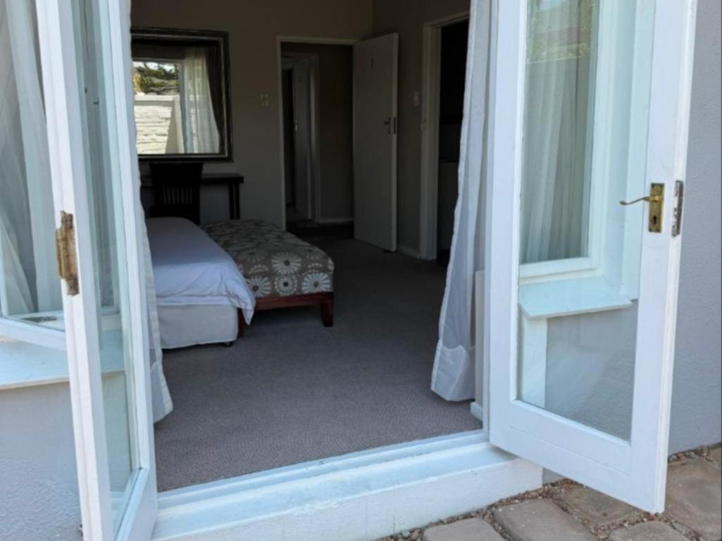 Moments Guesthouse, Kleinmond Exterior photo