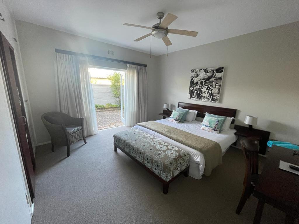 Moments Guesthouse, Kleinmond Room photo