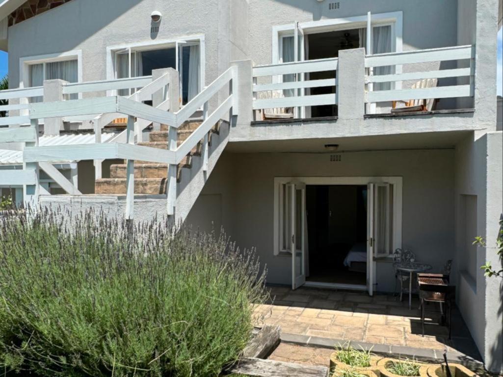 Moments Guesthouse, Kleinmond Exterior photo