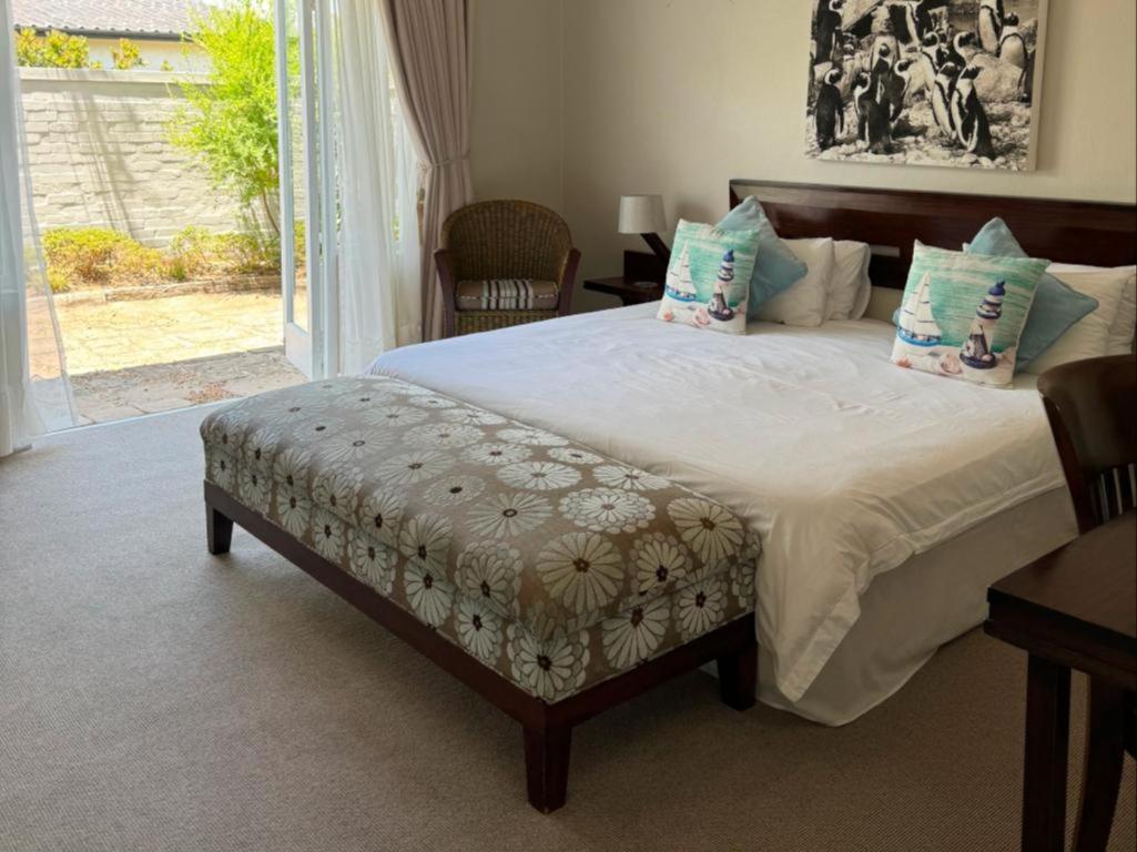 Moments Guesthouse, Kleinmond Room photo